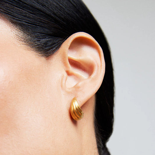 Forme Huggie Hoops in Gold