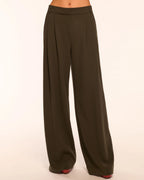 Leslie Pant